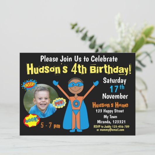 Superhero Birthday Einladung (Stehend Vorderseite)