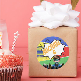 Superhero Birthday Runder Aufkleber