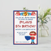 Superhero Comic Book Character Birthday Einladung (Stehend Vorderseite)
