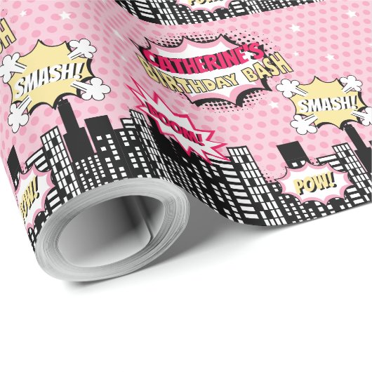 Superhero Comic Book Style Girl Birthday Pink Geschenkpapier (Rolleneckpunkt)
