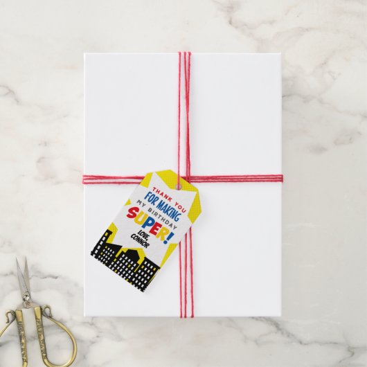 Superhero Favor Tags, gelb Geschenkanhänger (Mit Garn)