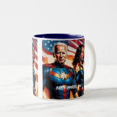 Superhero Joe Biden und Kamala Harris Zweifarbige Tasse (VorderseiteRechts)