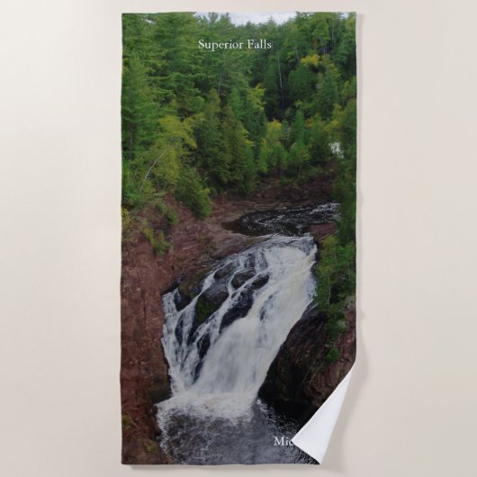 Superior Falls Beach Handtuch (Vorderseite)