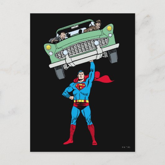 Superman hält ein Auto Postkarte (Vorderseite)