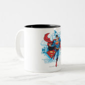Superman mit Logo Zweifarbige Tasse (Vorderseite Links)