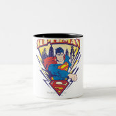 Superman mit Strom Zweifarbige Tasse (Mittel)