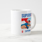 Superman und Krypto fliegen Jumbo-Tasse (Vorderseite Rechts)