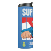 Superman und Krypto fliegen Thermosbecher (Nach links gedreht)