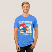 Superman und Krypto fliegen Tri-Blend Shirt (Vorderseite voll)