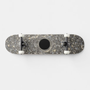 Supermassives schwarzes Loch in der Mitte einer Ga Skateboard