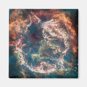 Supernova Remnant Cassiopeia A. Magnet (Vorne)