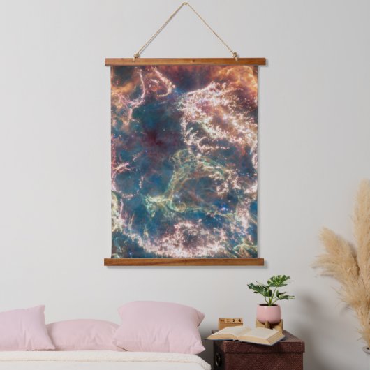 Supernova Remnant Cassiopeia A. Wandteppich Mit Holzrahmen (Schlafzimmer)