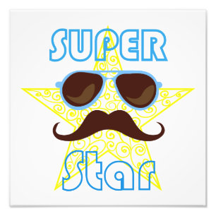 Superstar mit Sonnenbrille und Schnurrbart Fotodruck