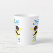 Superstar mit Sonnenbrille und Schnurrbart Milchtasse (Vorderseite)