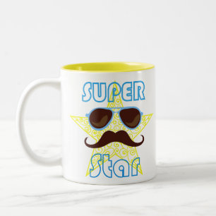 Superstar mit Sonnenbrille und Schnurrbart Zweifarbige Tasse