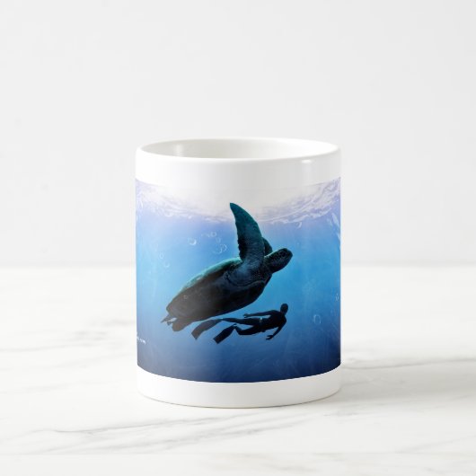 Suppenschildkröte und Freediver Kaffeetasse (Mittel)