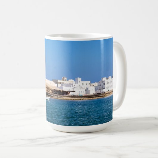 Sur Lighthouse mit Fischerboot - Sur, Oman Kaffeetasse (VorderseiteRechts)