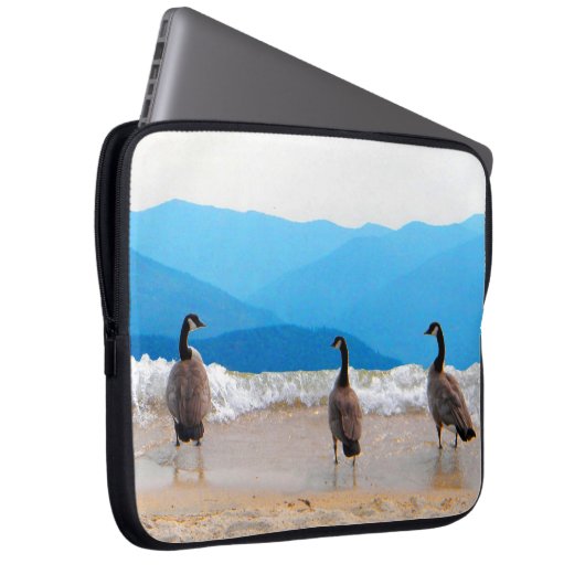 Surf ist auf! - Gänse Laptopschutzhülle (Vorne Rechts)