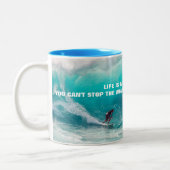 SURF QUOTE POSTER ZWEIFARBIGE TASSE (Links)