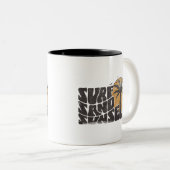 Surf Sand Sunsets Beach Life Palm Tree Zweifarbige Tasse (VorderseiteRechts)