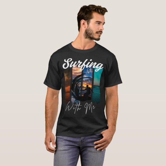 Surf With Me – Retro Beach Vibes T-Shirt (Vorne ganz)