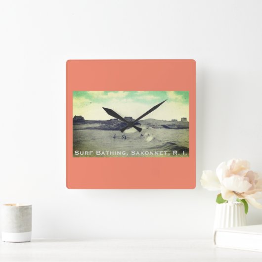 Surfbäder, Sakonnet, RI (Warrens Point, LC) Quadratische Wanduhr (Zuhause)
