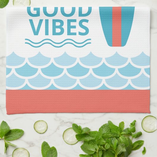 Surfboard High Tides Good Vibes Customizable Beach Geschirrtuch (Gefaltet)