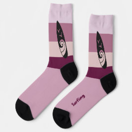 Surfboard-Silhouette über Mauve-Stimmungsfarbe Socken