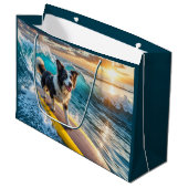 Surfborder Collie Große Geschenktüte (Vorderseite Schrägansicht)