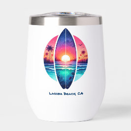 Surfbrett im Sonnenuntergang