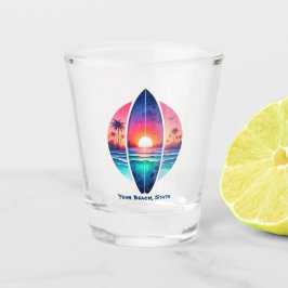 Surfbrett im Sonnenuntergang Schnapsglas