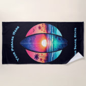 Surfbrett im Sonnenuntergang Strandtuch (Vorderseite)