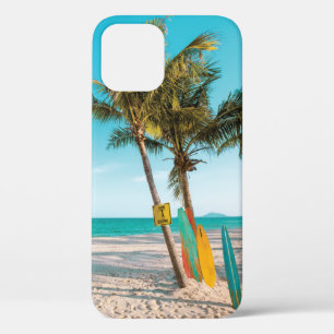 Surfbretter am Strand werfen Kissen Case-Mate iPhone Hülle