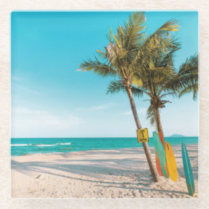 Surfbretter am Strand werfen Kissen Glasuntersetzer