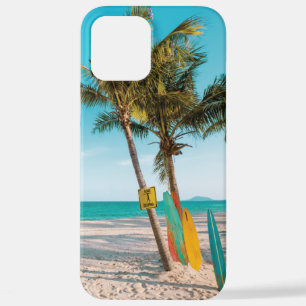 Surfbretter am Strand werfen Kissen iPhone 12 Pro Max Hülle