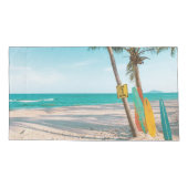 Surfbretter am Strand werfen Kissen Kissenbezug (Rückseite)