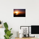 Surfen am Strand bei Sunset Poster (Heimbüro)