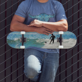 Surfen auf dem Wave Skateboard Deck