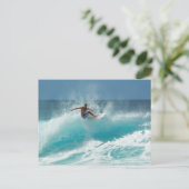 Surfen auf einer großen Welle Postkarte (Stehend Vorderseite)