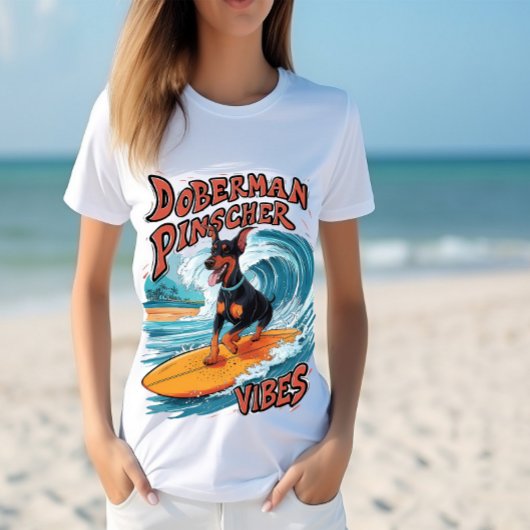Surfen Doberman Pinscher Riding Tropische Welle T-Shirt