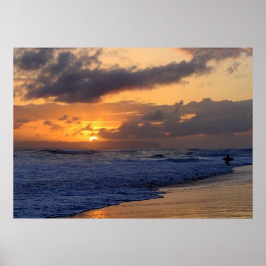 Surfen im Sunset am Kauai Beach, Nihau am Horizon Poster (Vorne)