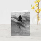 Surfen in den Wellen Graustufen Denken von Karte (Gelbe Blume)