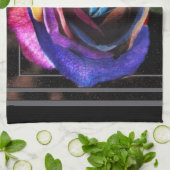 Surfen in der Regenbogen-Rose Geschirrtuch (Gefaltet)