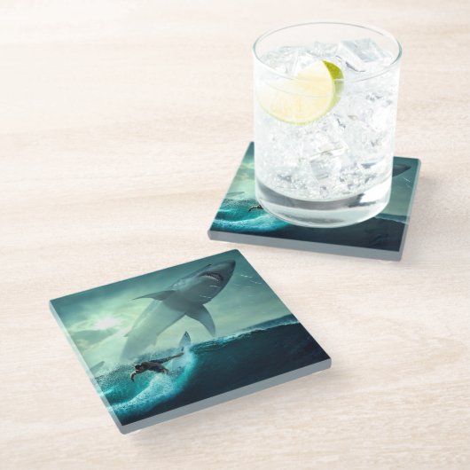 Surfen mit Haien Glasuntersetzer (Schrägansicht)