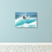 Surfen Sie auf einem großen Wellenausdruck Leinwanddruck (Insitu (Holzboden))