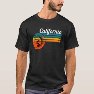 Surfen Sie den kalifornischen Strand Vintage Retro T-Shirt