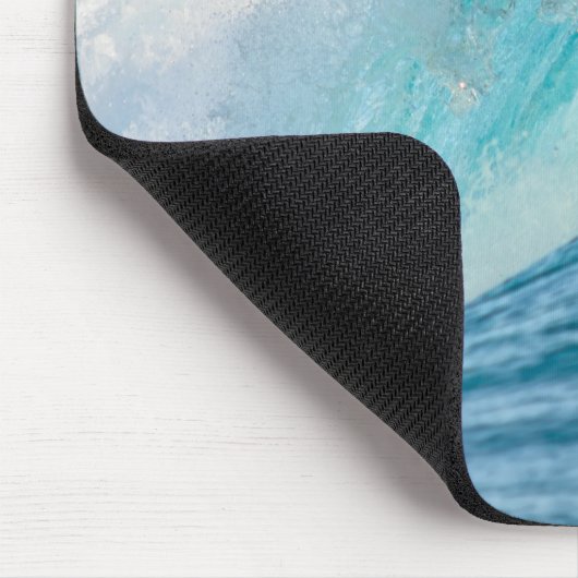 Surfende Fasswelle, die mousepad bricht (Ecke)