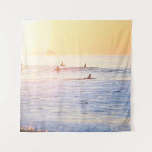 Surfer am Strand Wandteppich (Vorderseite)