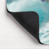Surfer auf einem großen Welle mousepad (Ecke)