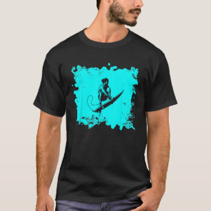 Surfer auf Surfbrett reitet auf Welle und fängt Lu T-Shirt